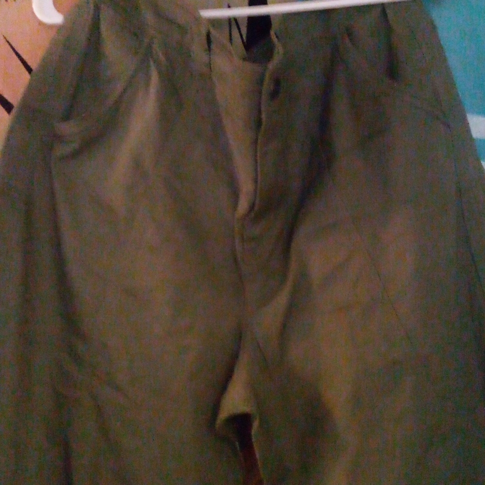 Basic Editions Green Kahki Capri cotton pants size XXL.